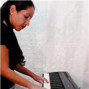 Clases de piano a domicilio.Todas las edades! Nunca es tarde para las teclas!
